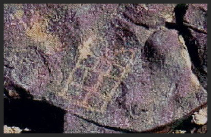 نماد سنگ چهارخانه در گنج یابی